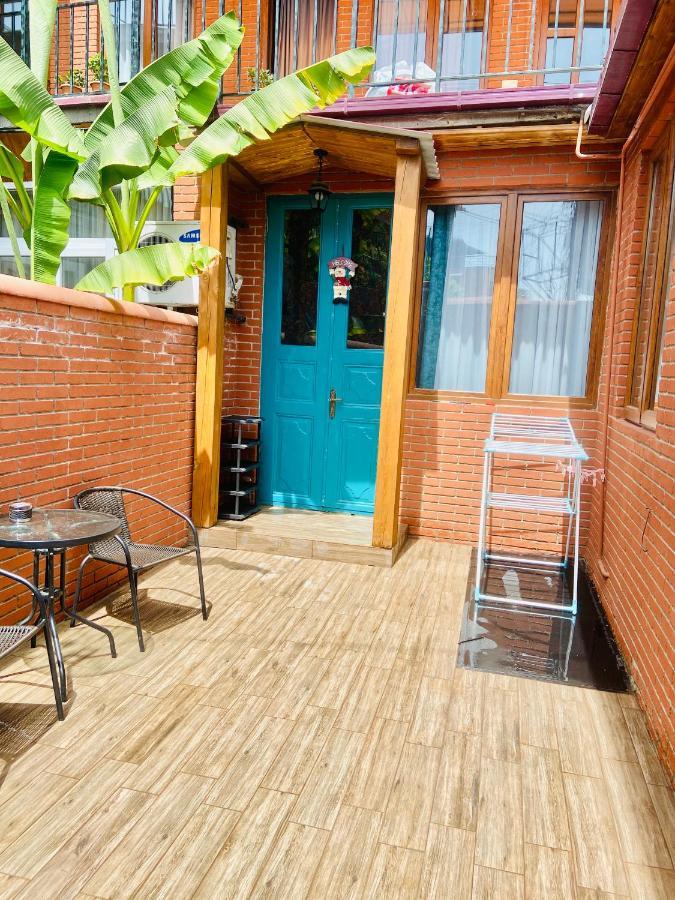 9 Borbalo Street Apartment With Terrace Tbilisi Buitenkant foto