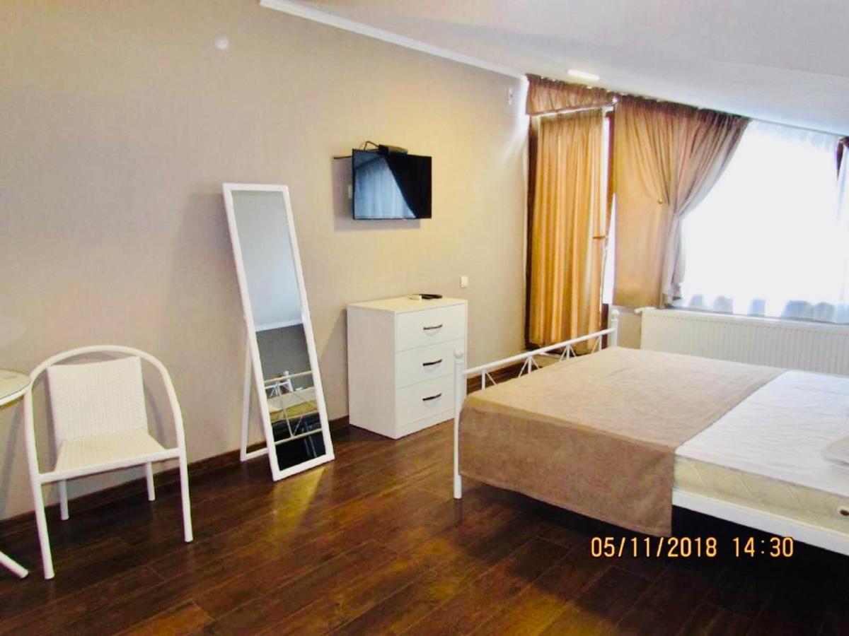 9 Borbalo Street Apartment With Terrace Tbilisi Buitenkant foto