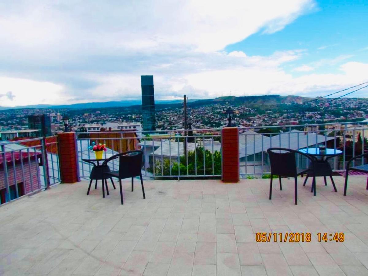 9 Borbalo Street Apartment With Terrace Tbilisi Buitenkant foto